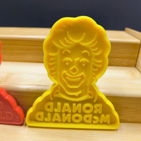Lot of 3 Ronald McDonald Clown Cookie Cutter Hallmark Vintage 1980 Yellow Red - Picture 5 of 5